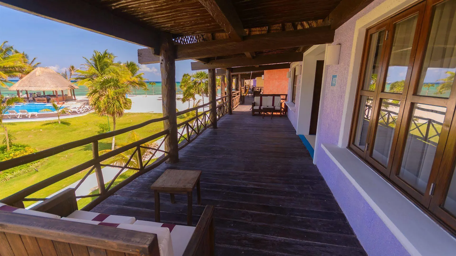 Pavoreal Beach Resort טולום מלון